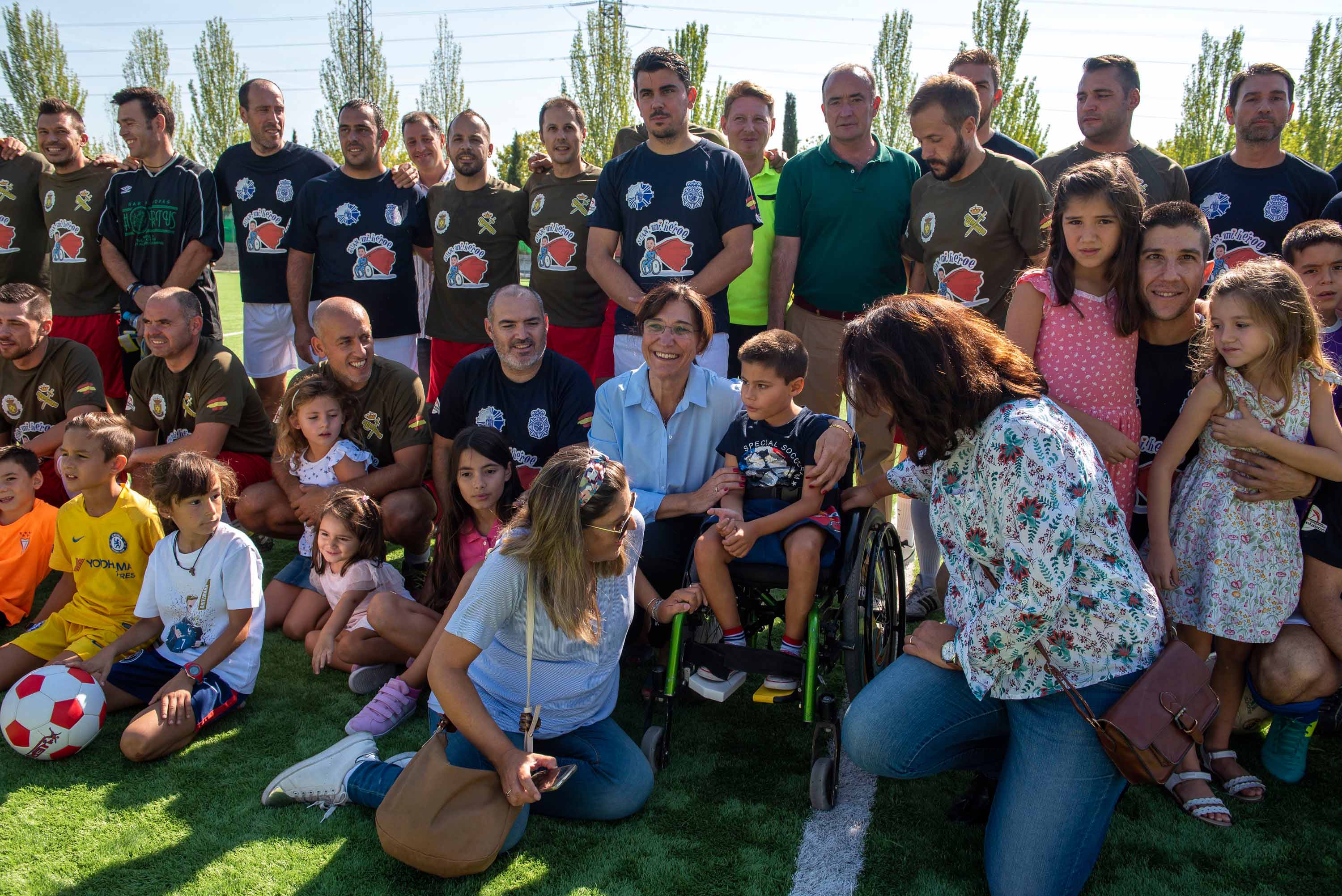 Partido de fútbol solidario 1