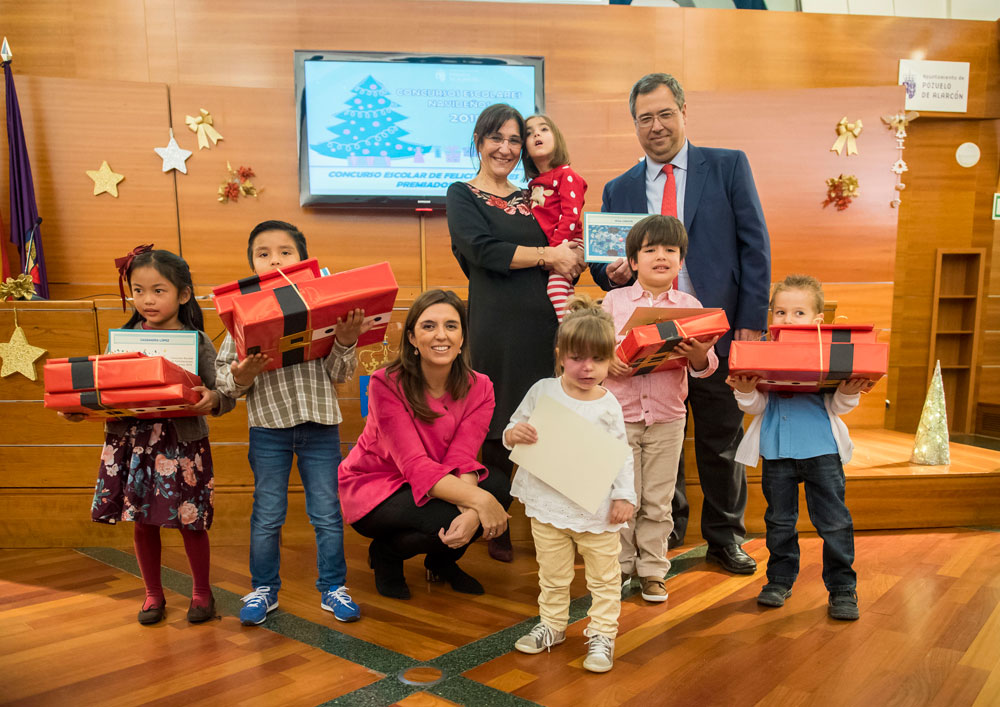 Entrega de premios de los concursos escolares navideños