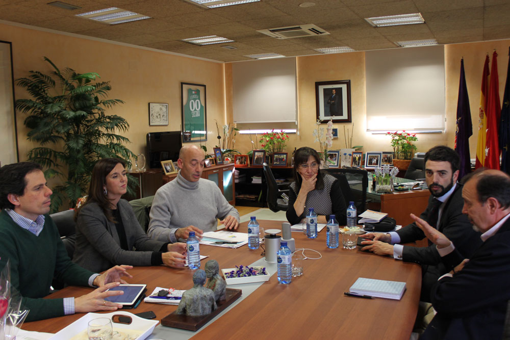 Reunión con los representantes del Colegio Los Ángeles
