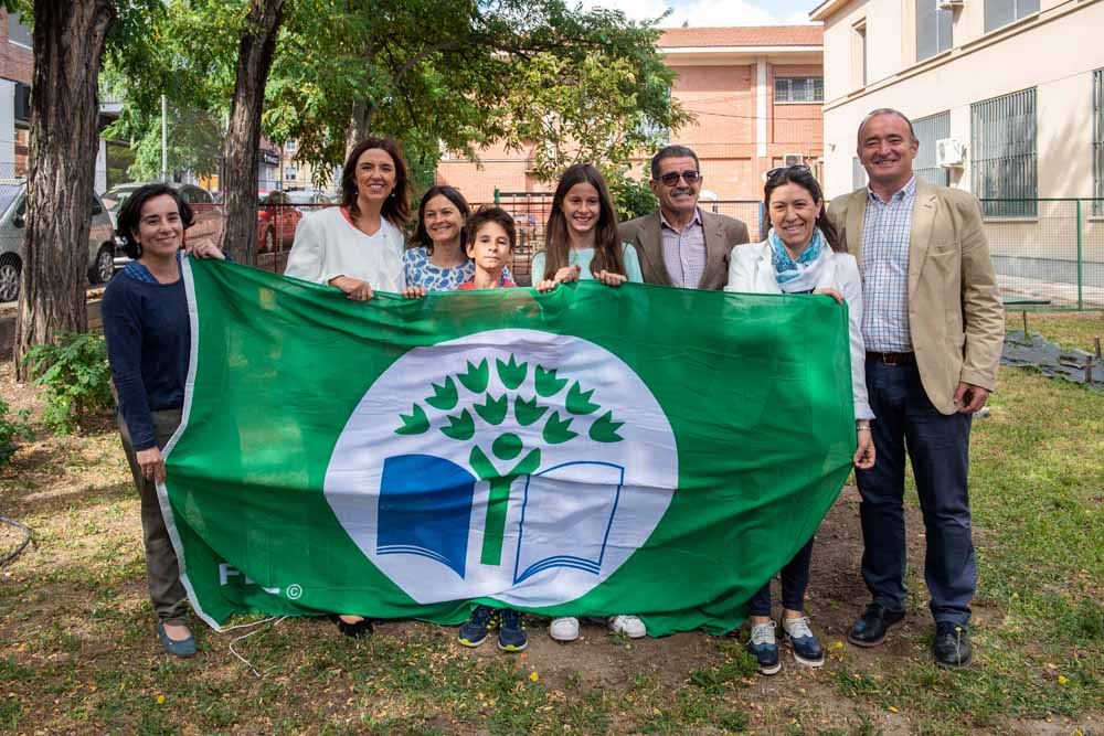 Entrega de Banderas verdes a los colegios 1