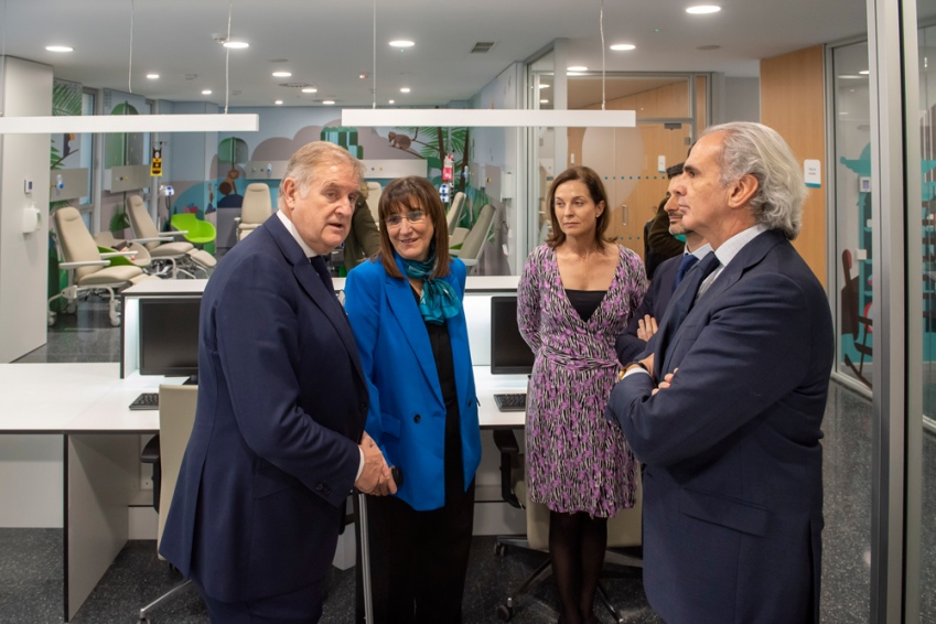 La alcaldesa, Susana Pérez Quislant, visita la nueva área Materno infantil del hospital Quirón