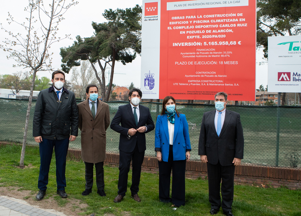 Primera piedra piscina climatizada Carlos Ruiz