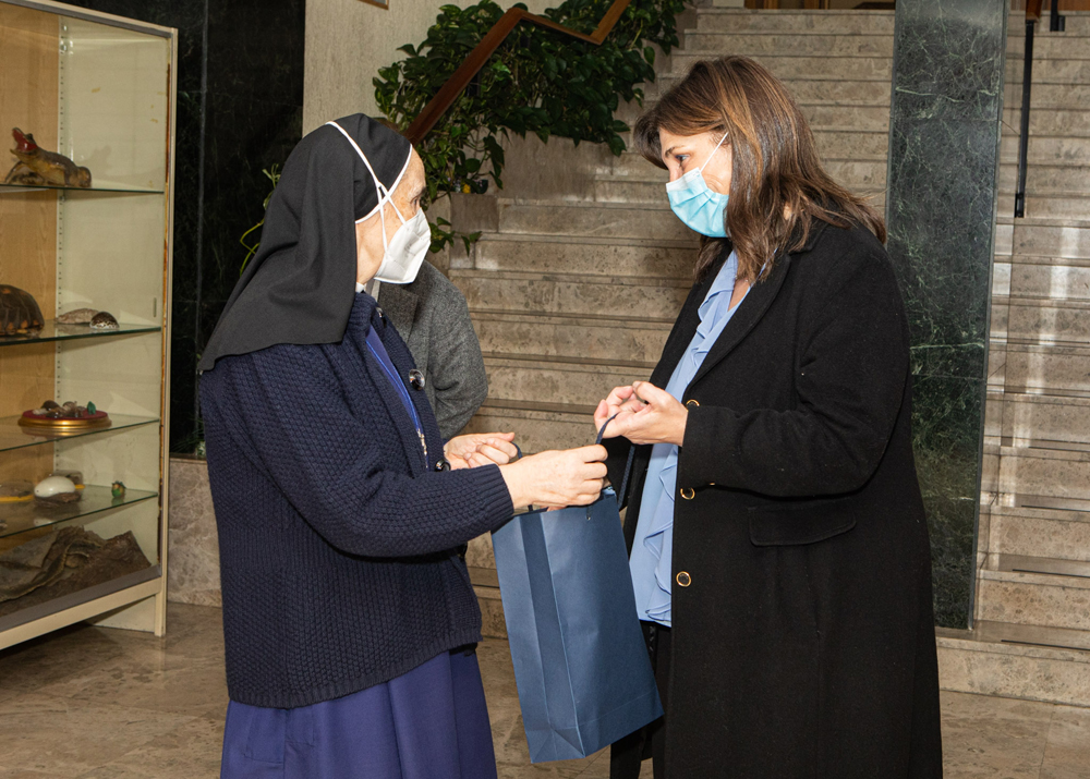Entrega de medidores CO2 en el Colegio San José de Cluny