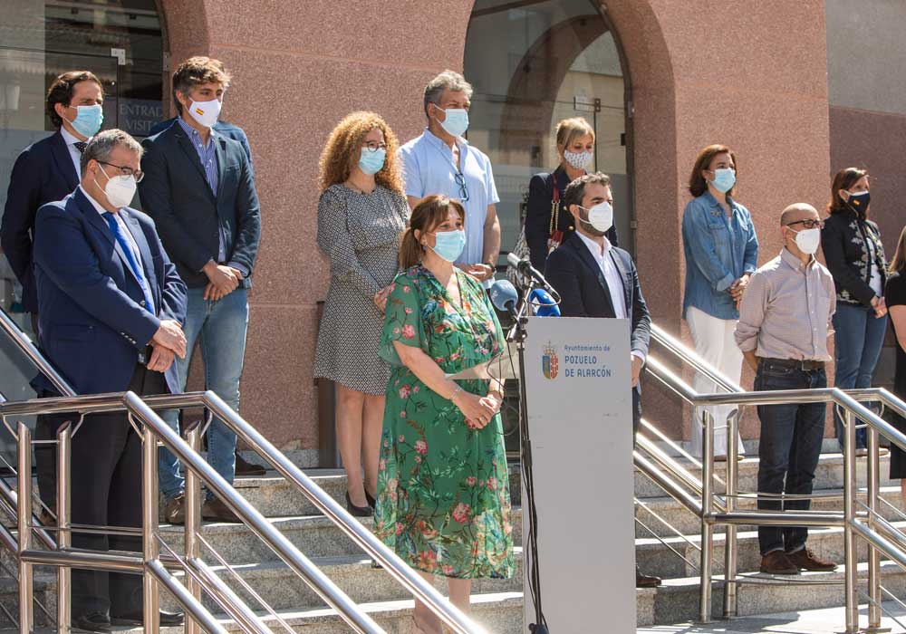 Foto minuto de silencio Ayuntamiento de Pozuelo