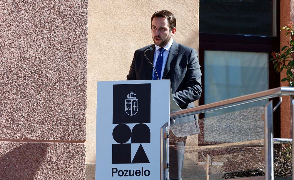 Minuto de silencio por víctima violencia machista en Pozuelo 1