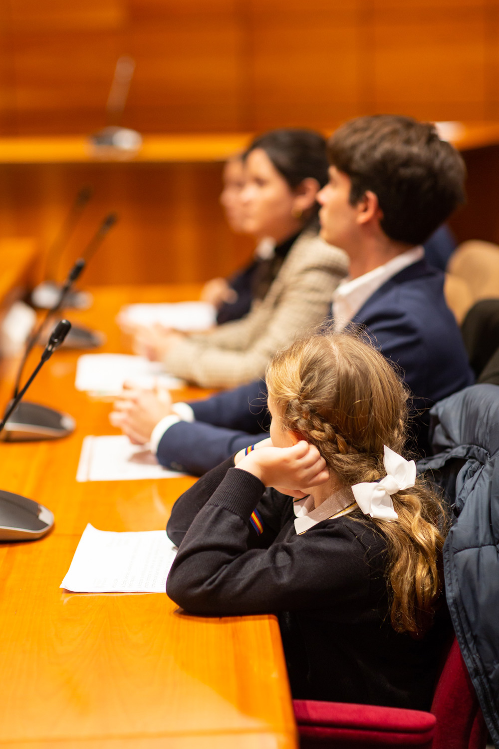 Alumnos de los colegios de Pozuelo de Alarcón durante la lectura de la Constitución
