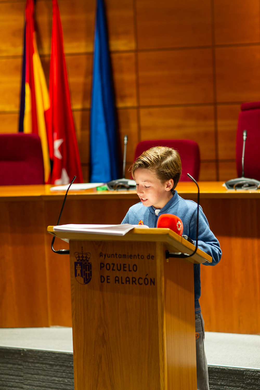 Alumnos de los colegios de Pozuelo de Alarcón durante la lectura de la Constitución