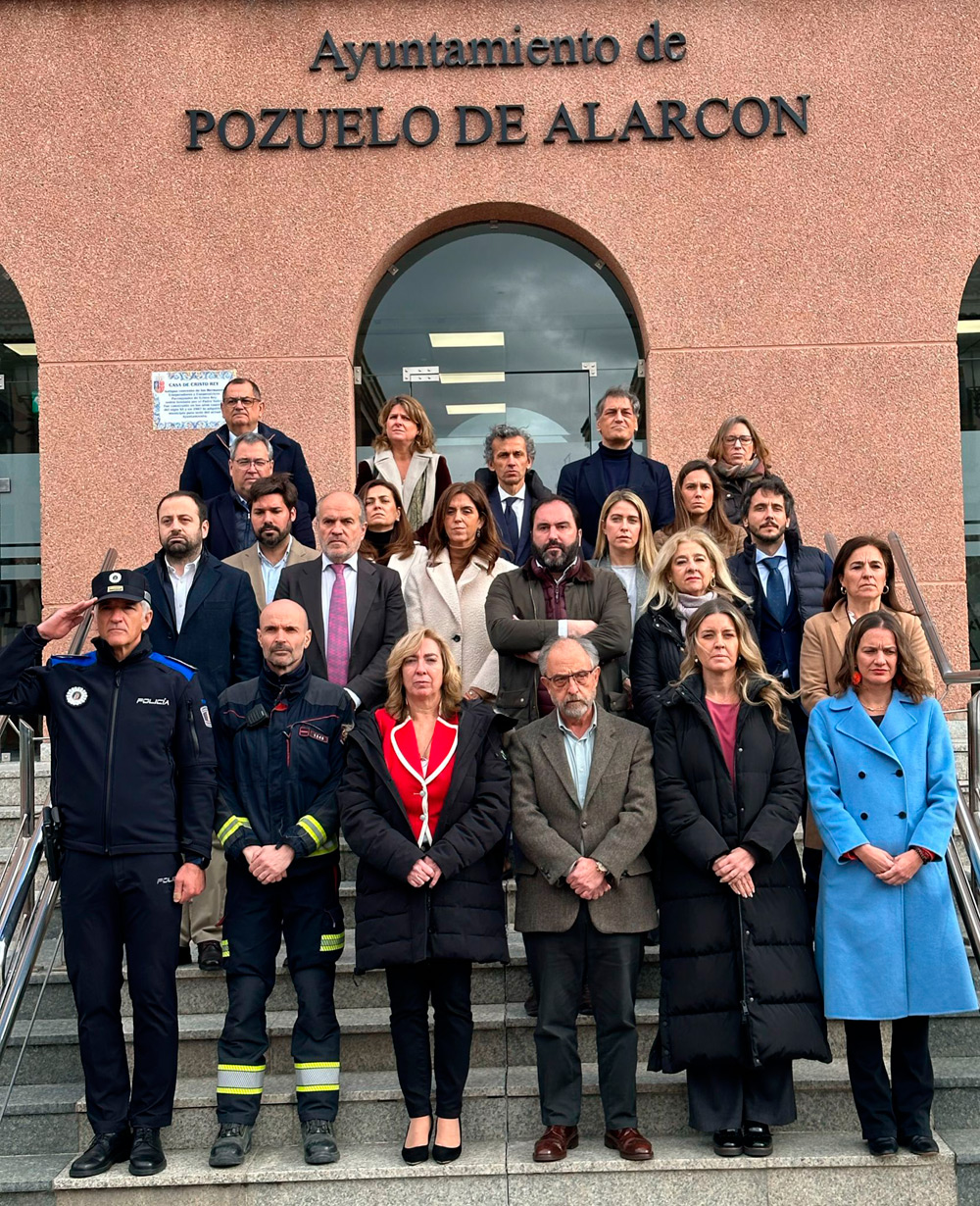 Minuto de silencio a las puertas del Ayuntamiento 