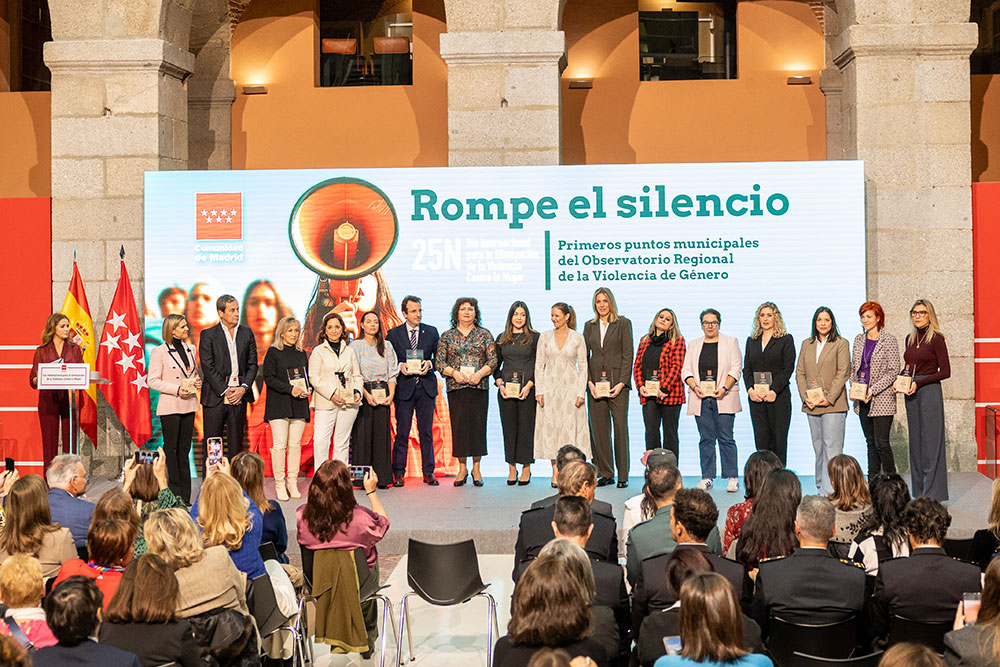Acto de reconocimiento al Punto Municipal del Observatorio Regional de Violencia de Género por la Comunidad de Madrid por su labor y dedicación