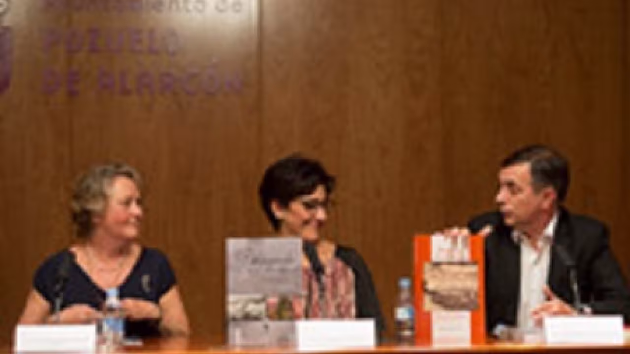 Presentación del libro de Esperanza Morón (Se abre en ventana nueva)