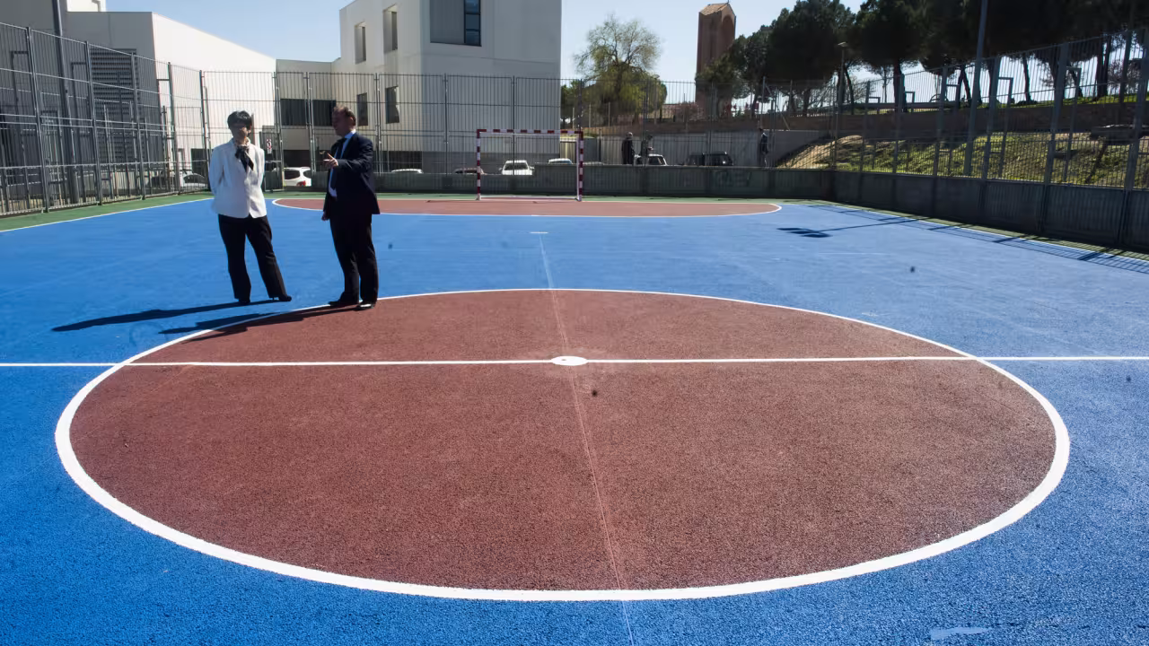 La alcaldesa y el concejal de deportes en el Cerro de los Perdigones