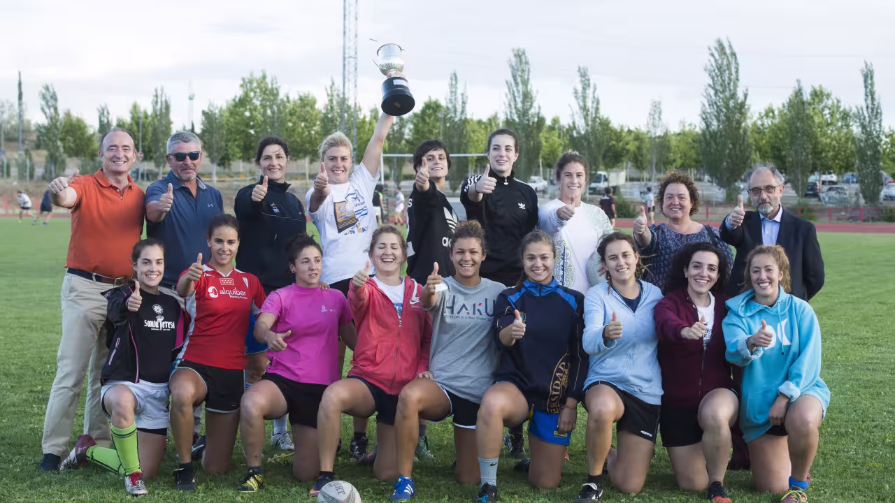 El equipo femenino Olímpico de Pozuelo Club de Rugby
