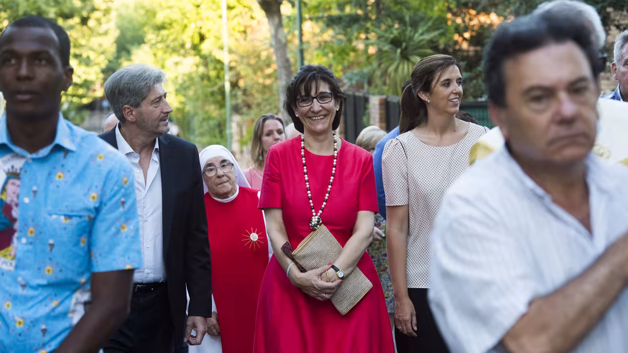 Un momento de la procesión de la Colonia de los Ángeles