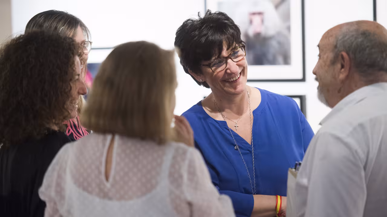 Inauguración de una exposición de los trabajos de los talleres de cultura