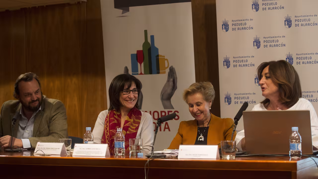 Firma de adhesión a la REd de Ciudades para la prevención y consumo de alcohol por menores