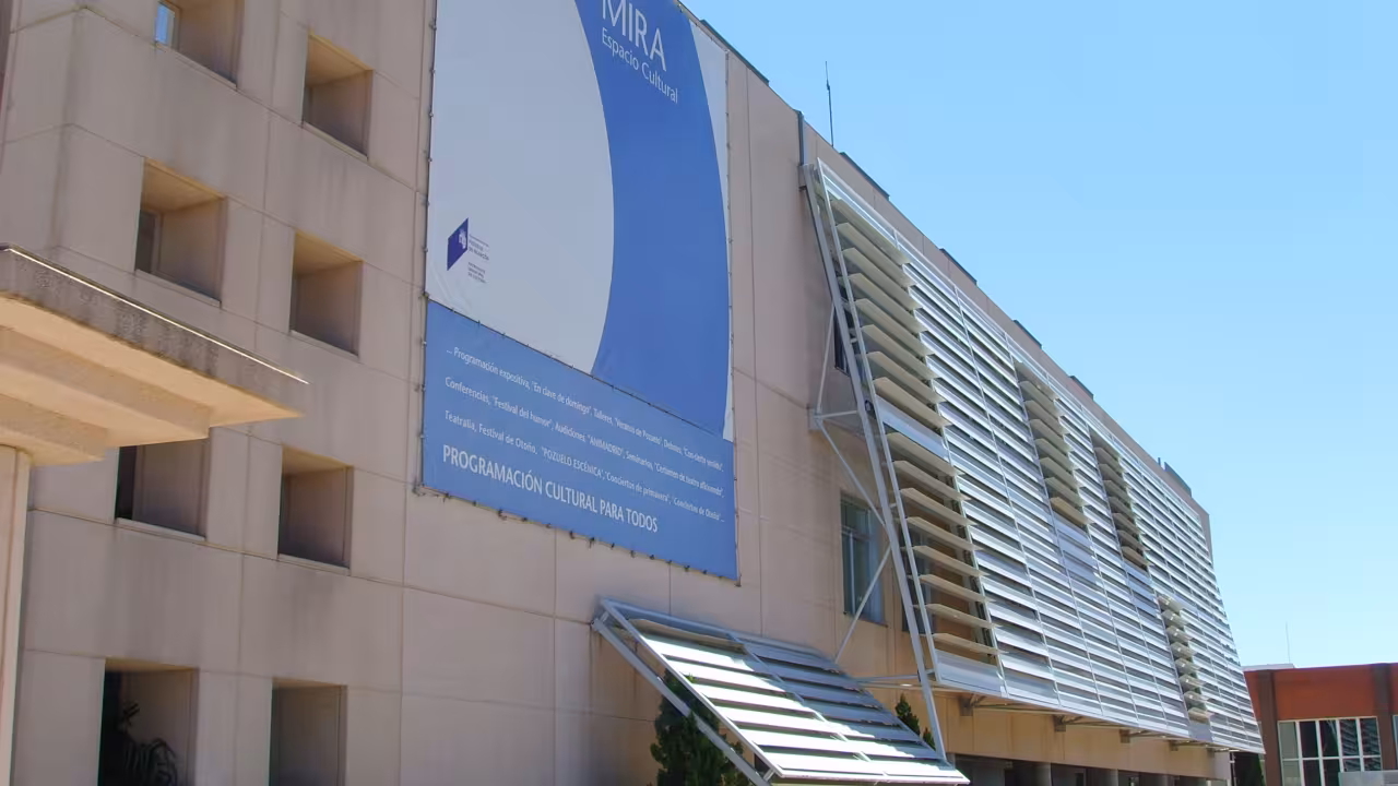 EN la imagen el Espacio Cultural MIRA