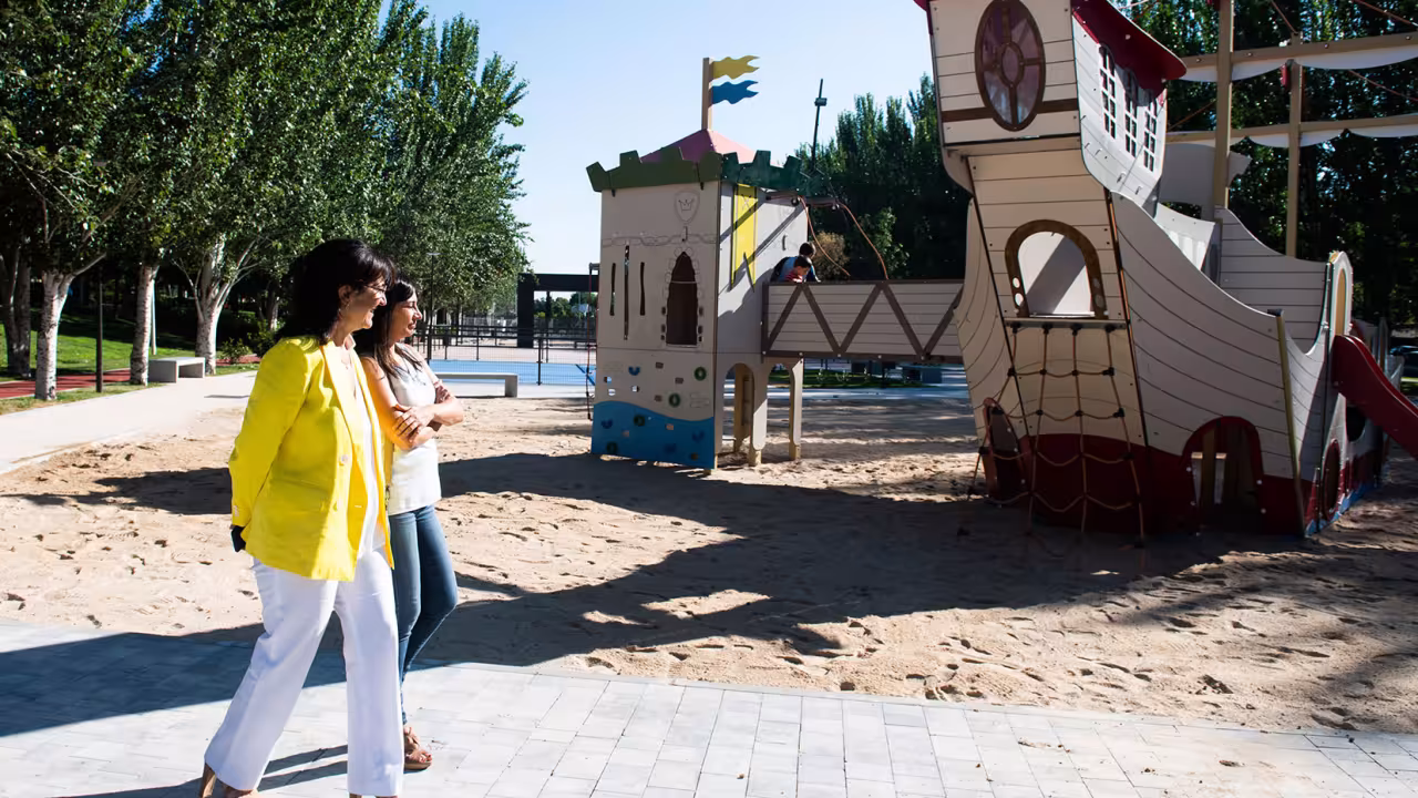 Juegos infantiles en el Camino de las Huertas