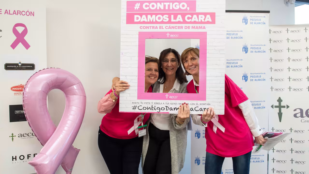 La alcaldesa en el torneo de pádel en contra del cáncer de mama