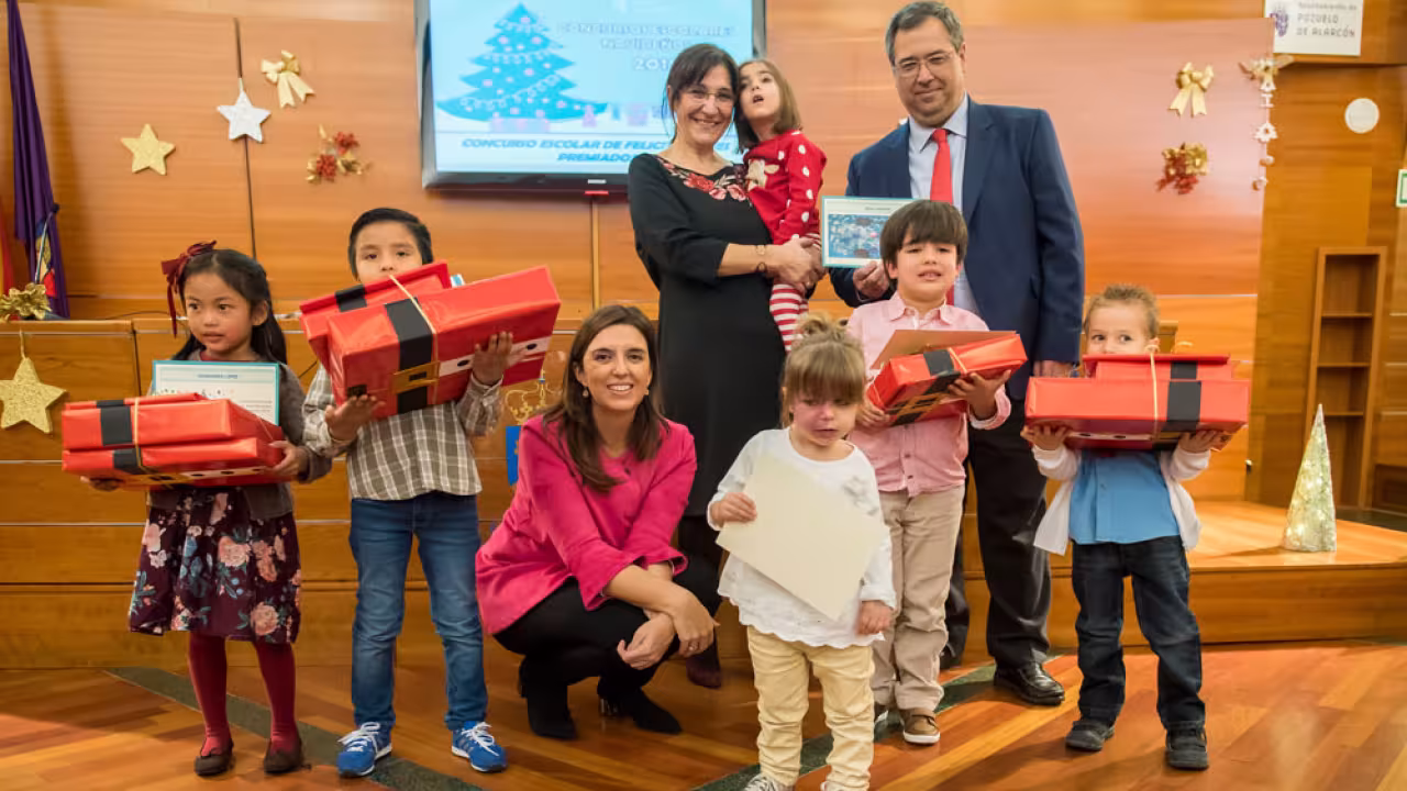 Entrega de premios de los concursos escolares navideños