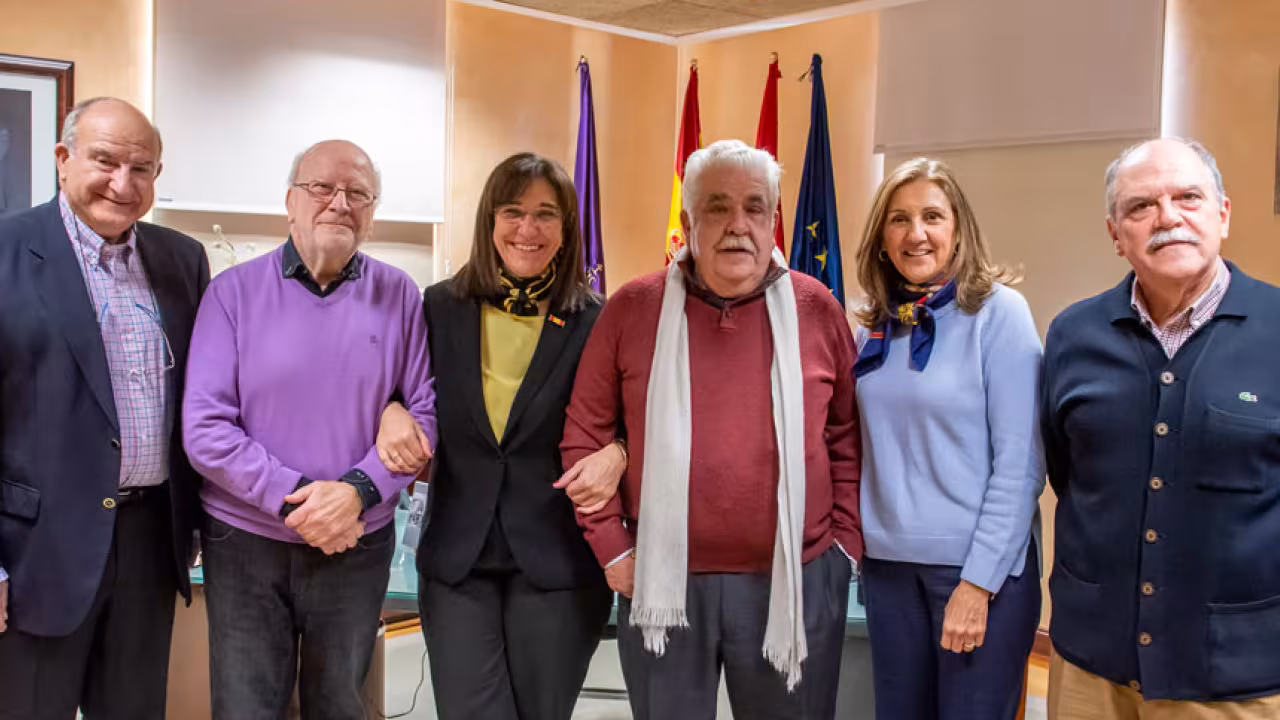 La alcaldesa con los mayores de Pozuelo