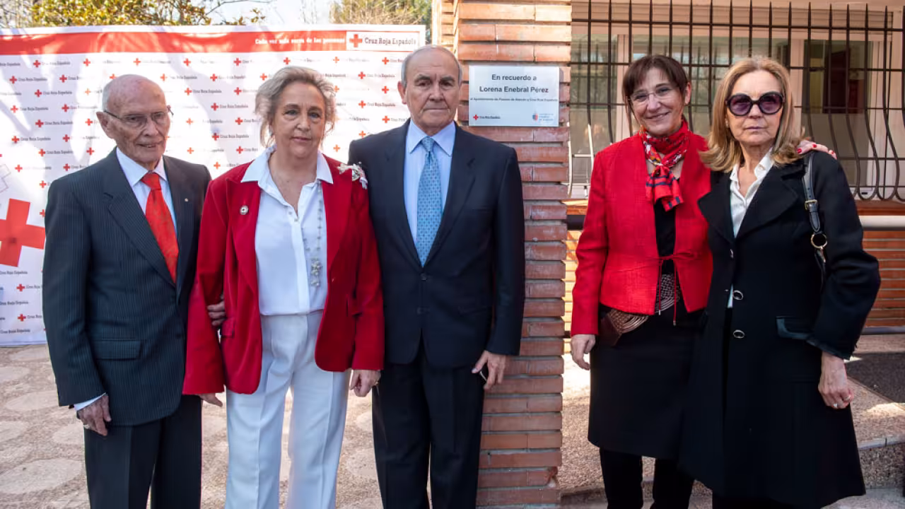 La alcaldesa, Susana Pérez Quislant, visita las instalaciones de la nueva sede de Cruz Roja