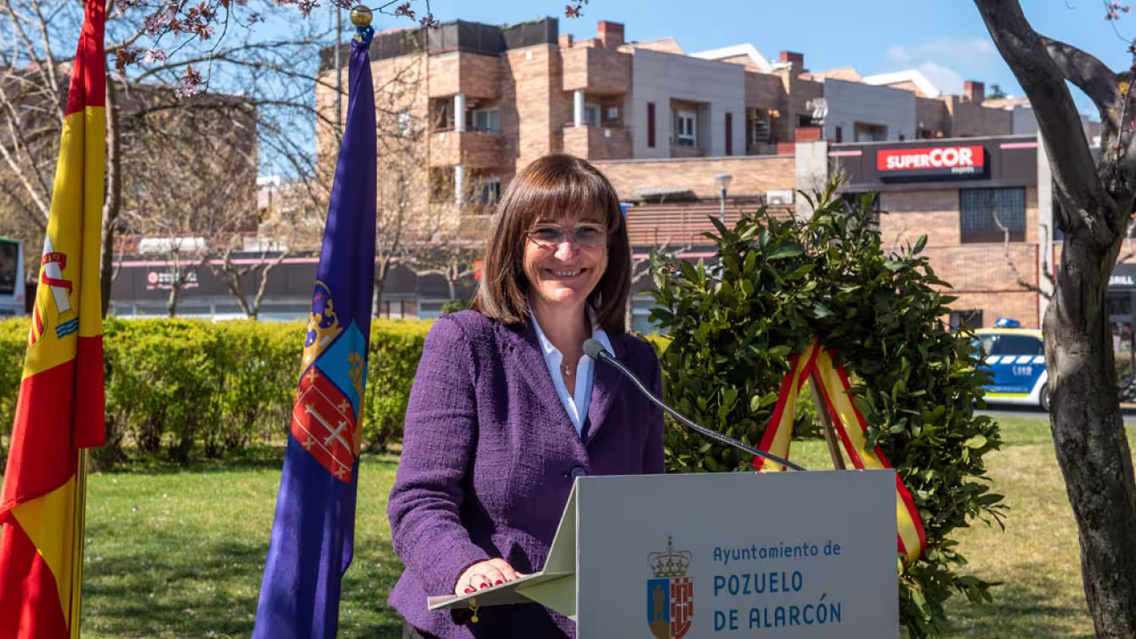 La alcaldesa en el homenaje a las víctimas de terrorismo