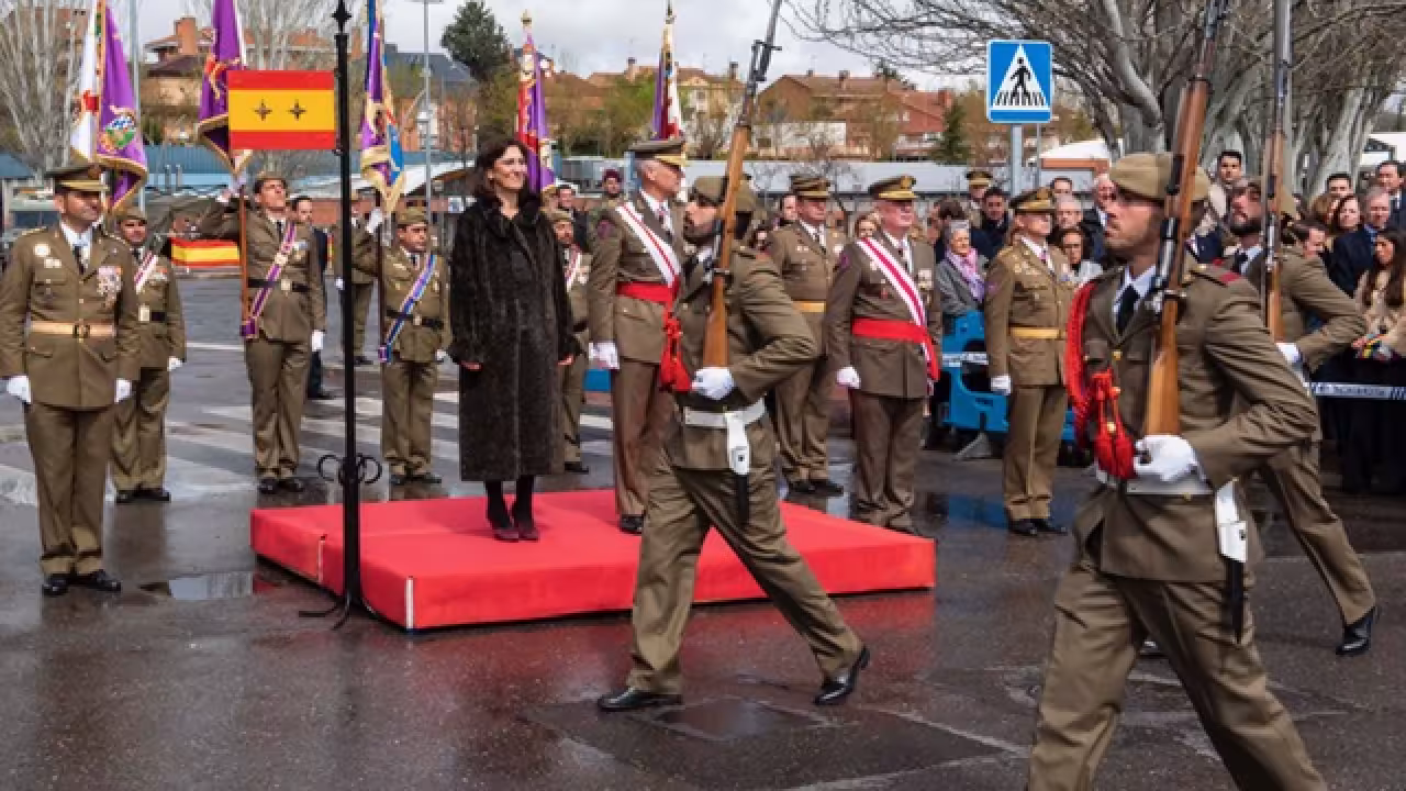 La alcaldesa, Susana Pérez Quislant, ha presidido este acto junto con el General jefe de la Jefatura de los Sistemas de Información, Telecomunicaciones y Asistencia Técnica (JCISAT), Joaquín Salas Alcalde