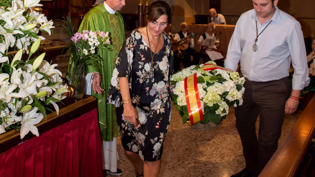 La Ofrenda floral a la Virgen del Carmen