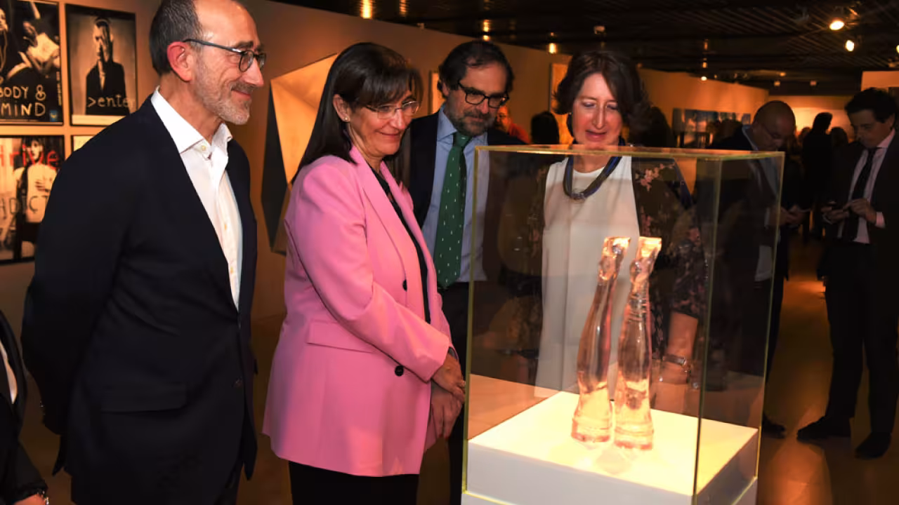 Susana Pérez Quislant en la inauguración de la exposición de la Fundación Coca Cola