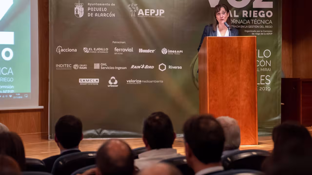 La alcaldesa clausura la jornada "ponemos voz al riego"