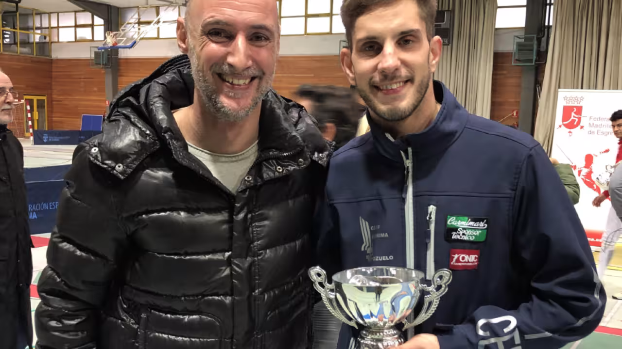 Juan Pedro Romero se cuelga la medalla de bronce en el Torneo Nacional de Esgrima senior de Madrid
