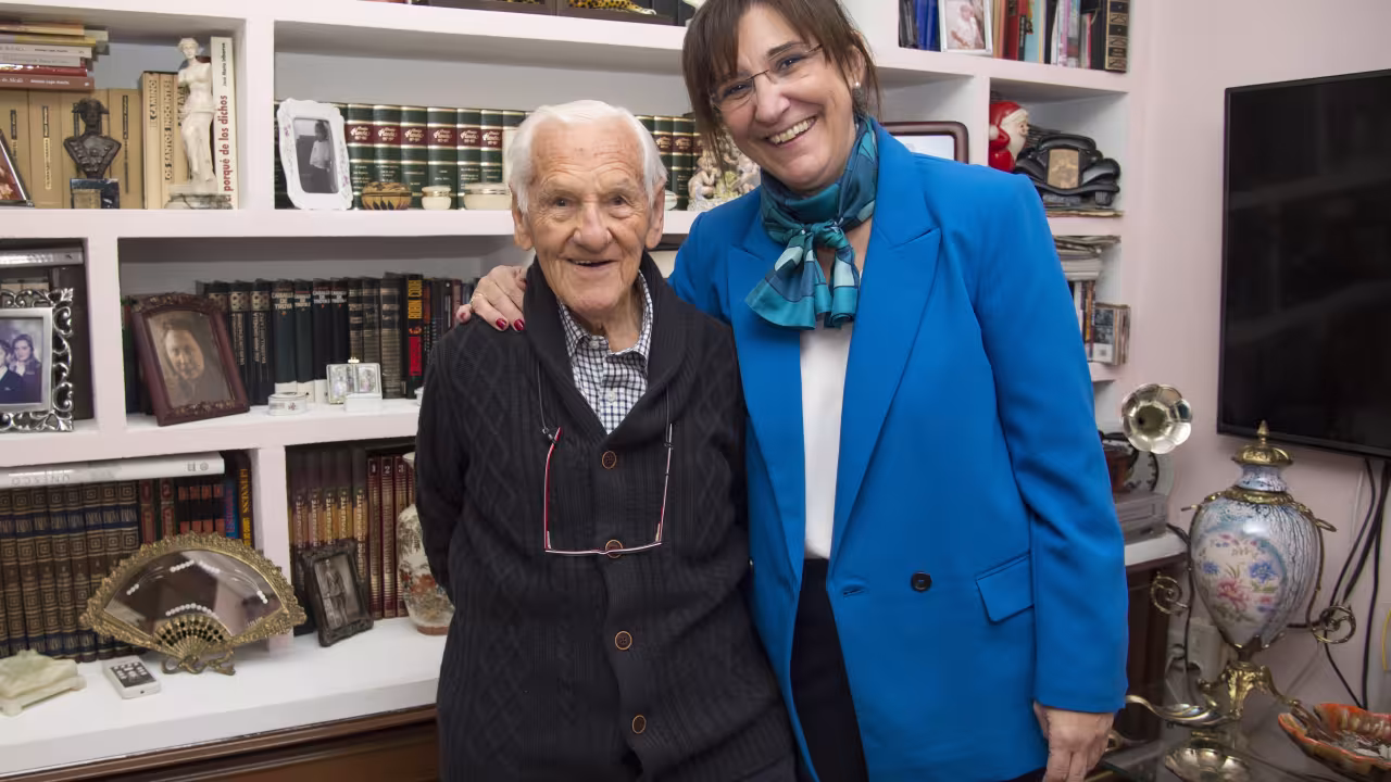 La alcaldesa celebra los cien años de un vecino de Pozuelo