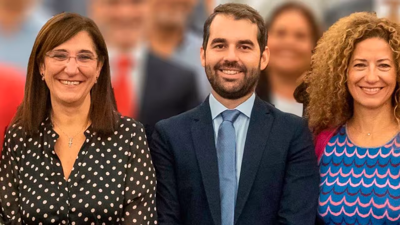La alcaldesa, Susana Pérez Quislant, junto a los concejales Francisco Melgarejo y Mónica García