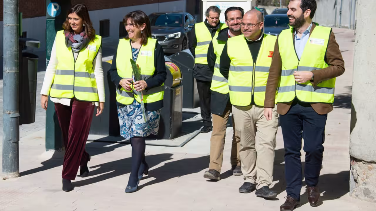 La alcaldesa, Susana Pérez Quislant, visita las obras de la Calle Sagunto