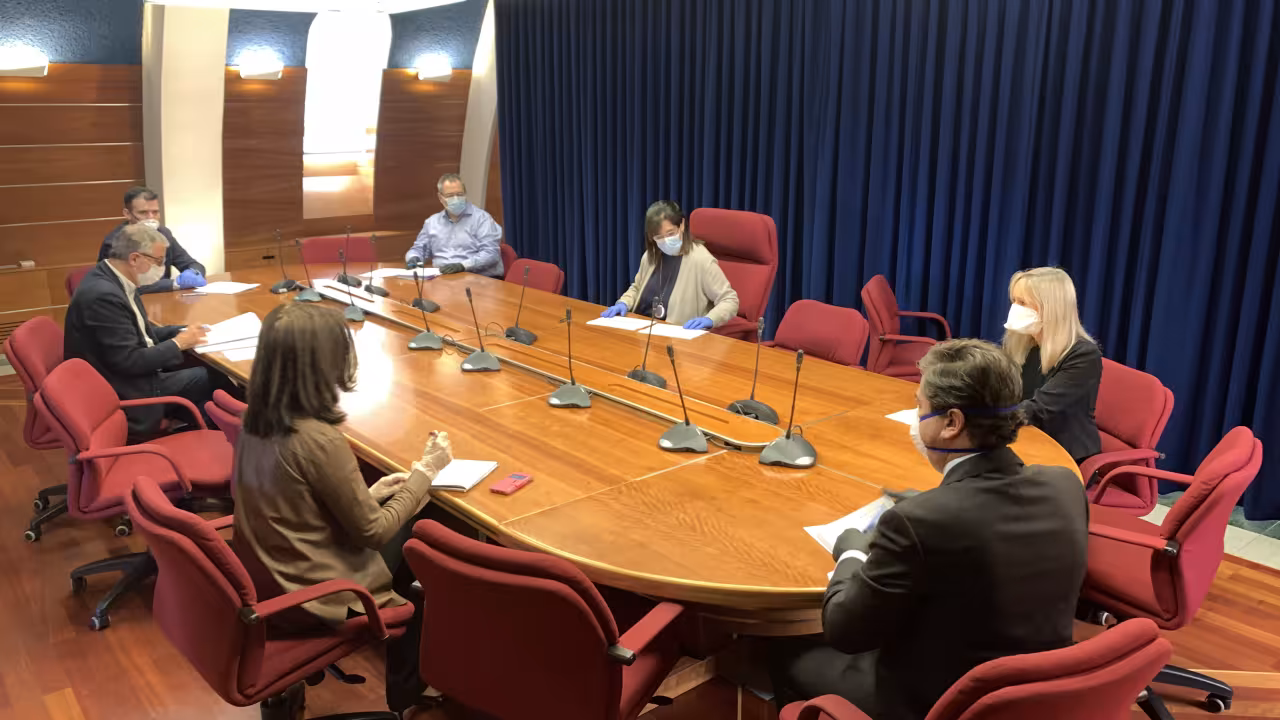 Foto reunión Comisión del Día Después