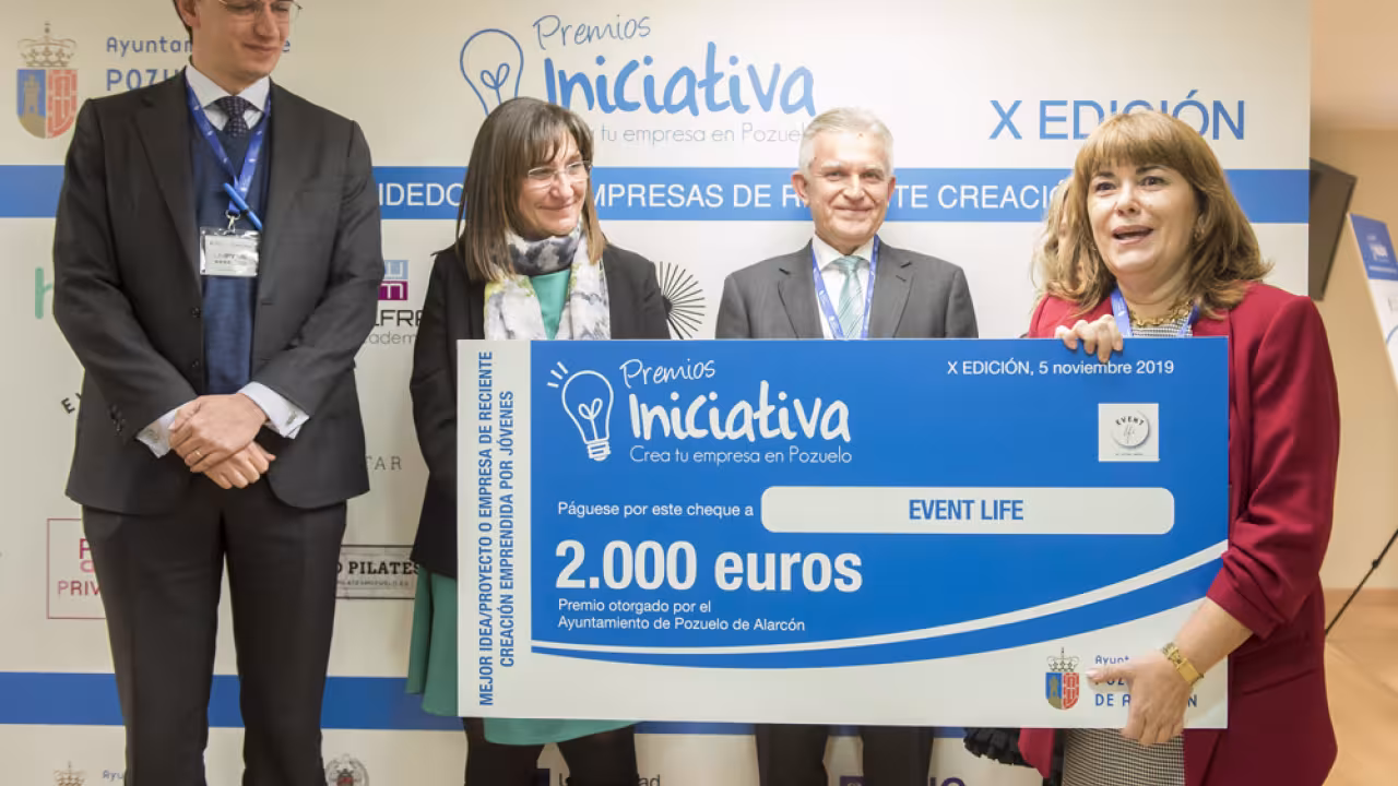 Uno de los galardonados de la ediciçon anterior de Premios Iniciativa