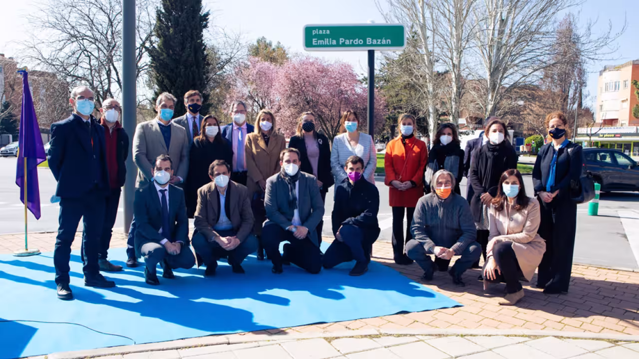 Inauguración de la Plaza Emilia Pardo Bazán