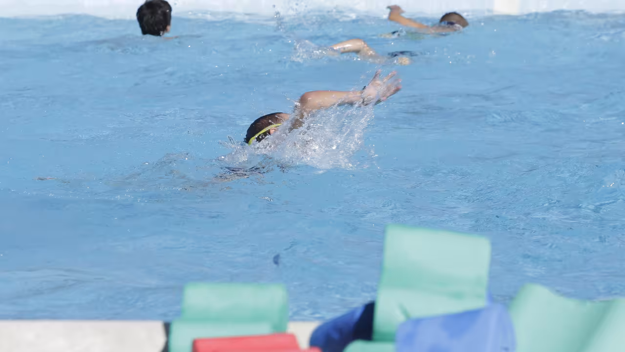 El Gobierno municipal de Pozuelo amplía el personal sanitario y de socorrismo para la campaña de verano