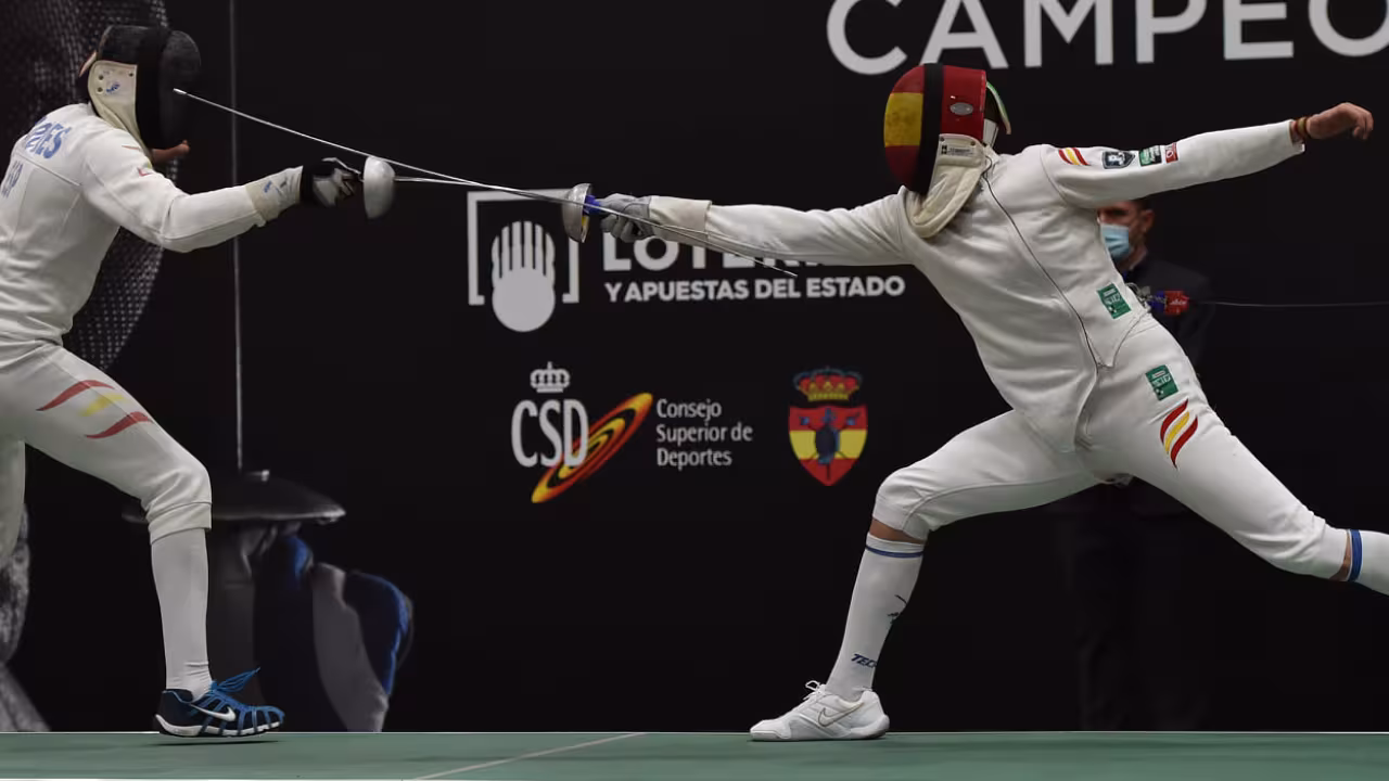 El esgrimista Juan Pedro Romero se cuelga la medalla de plata en el último torneo nacional sénior