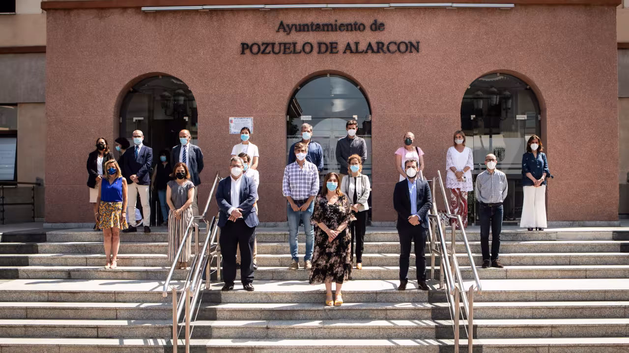 Minuto de silencio a las puertas del Ayuntamiento
