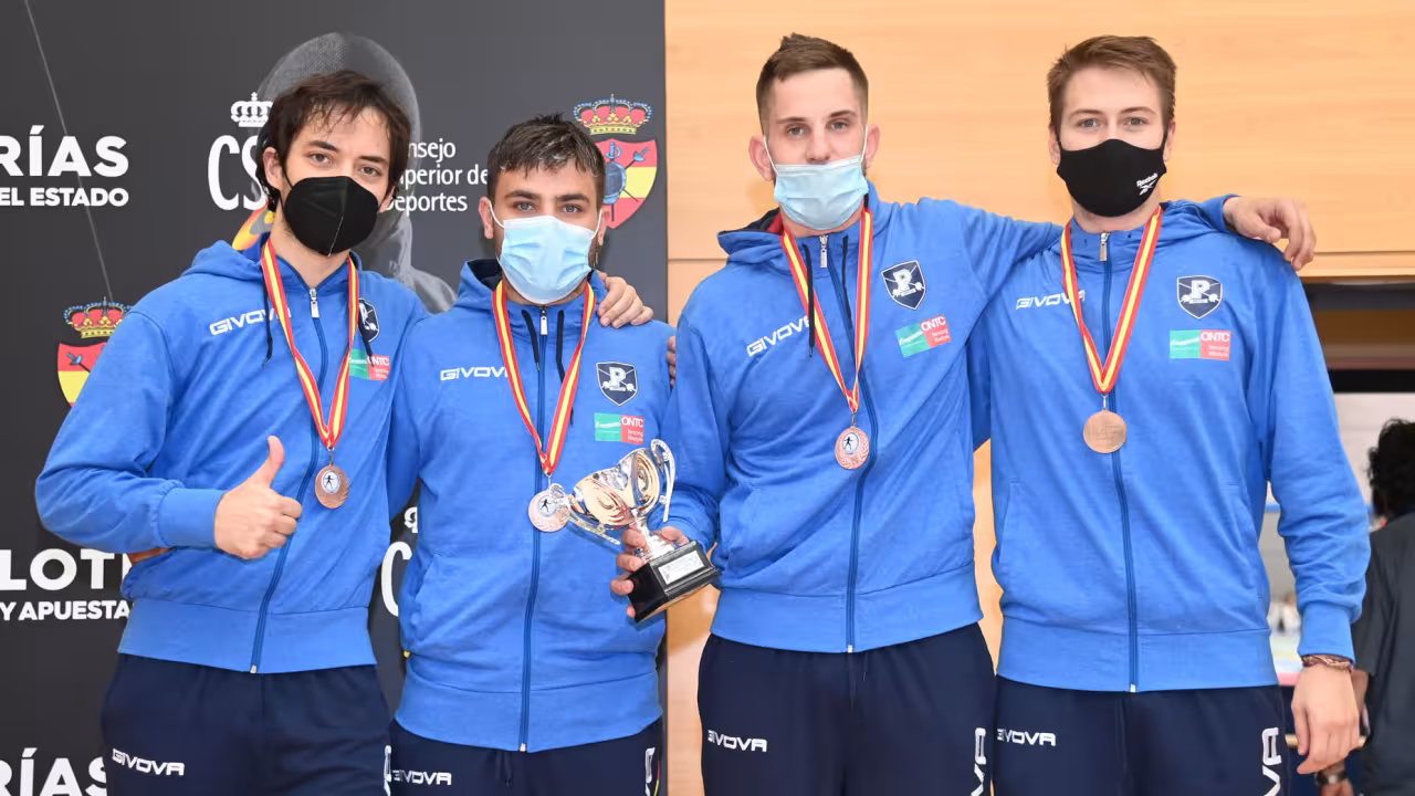 El Club Esgrima Pozuelo gana dos medallas de bronce en el Campeonato de España sénior 2020/2021