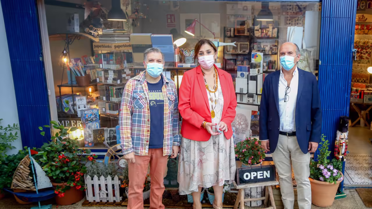 Visita Librería Cuento de Papel