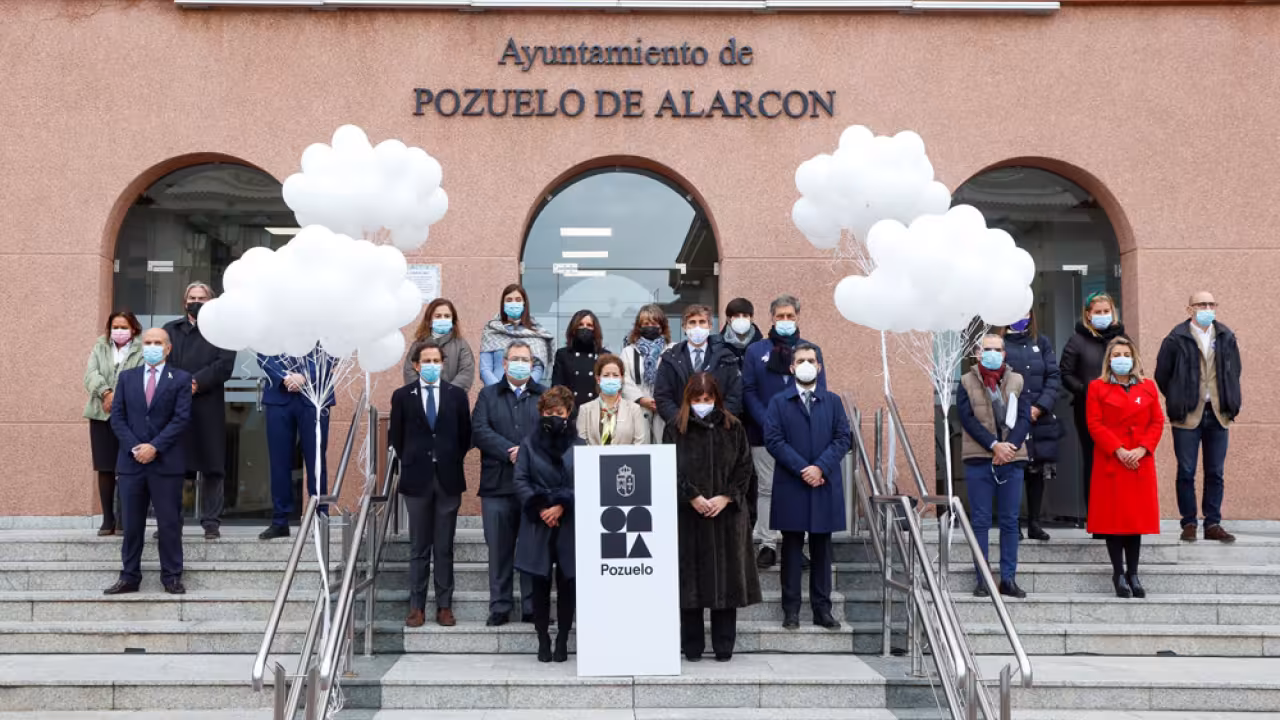 Minuto de silencio a las puertas del Ayuntamiento 