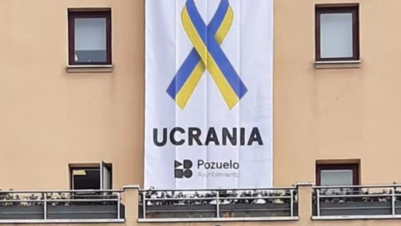 parcata en la fachada de la Casa Consistorial