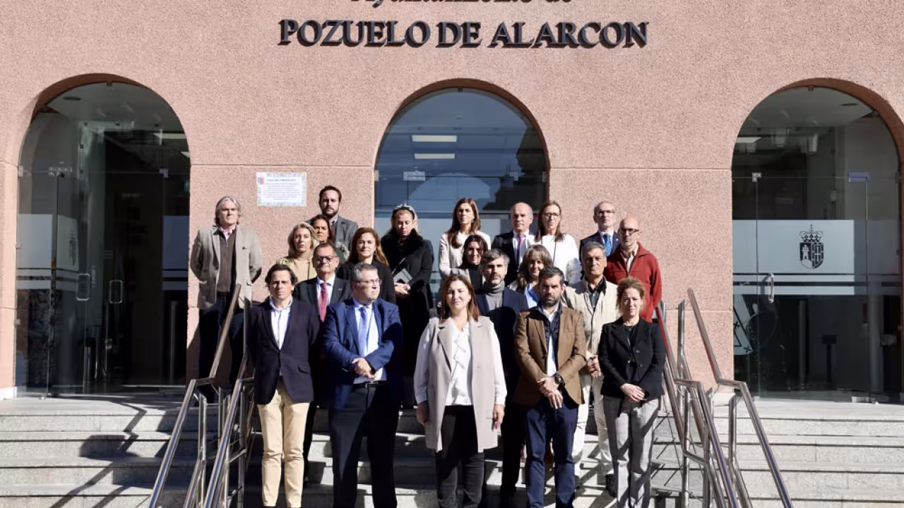 Minuto de silencio a las puertas del Ayuntamiento 