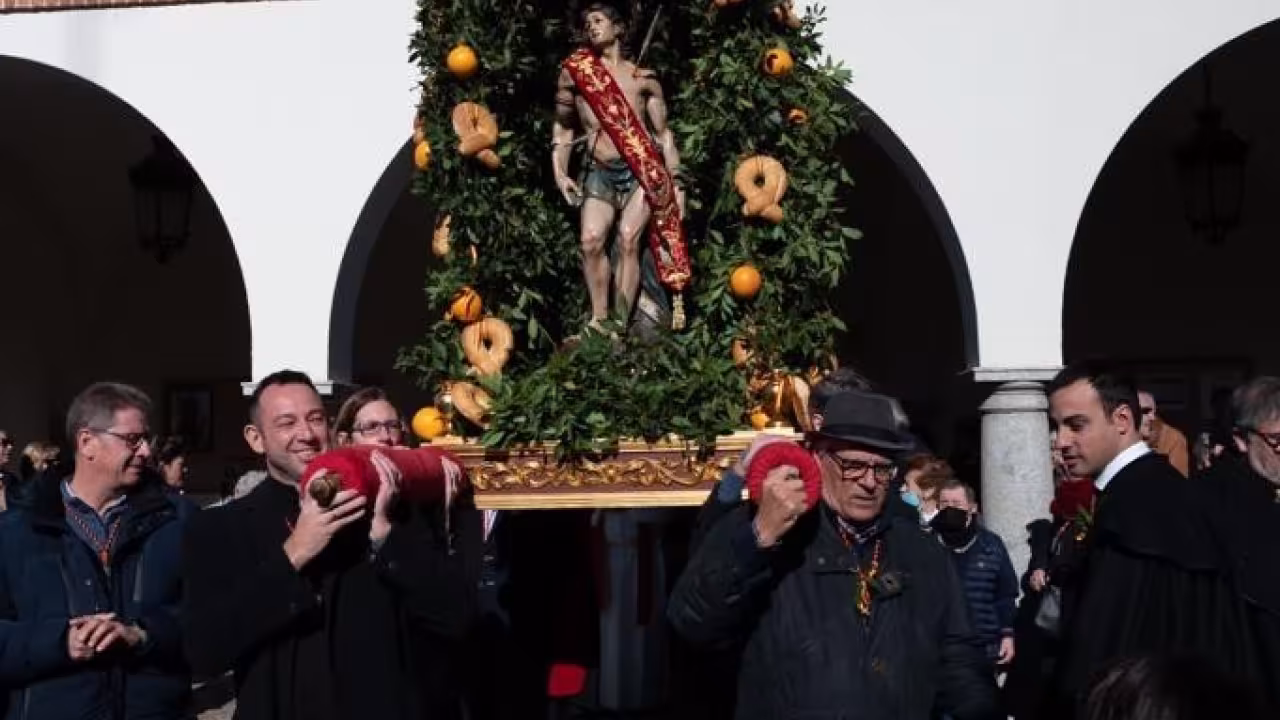 Imagen del Glorioso San Sebastián en procesión 
