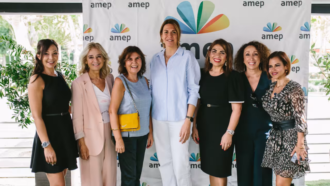 Reunión alcaldesa con asociación de mujeres