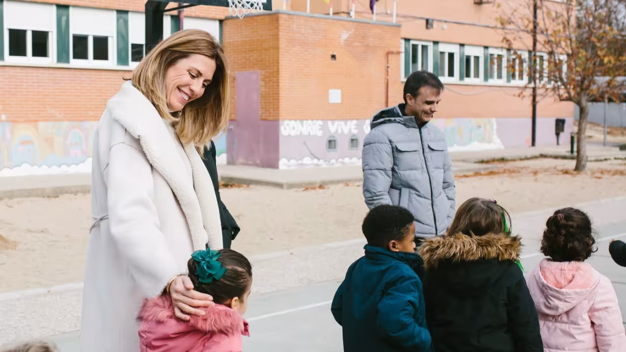 La alcaldesa visita uno de los colegios de Pozuelo de Alarcón