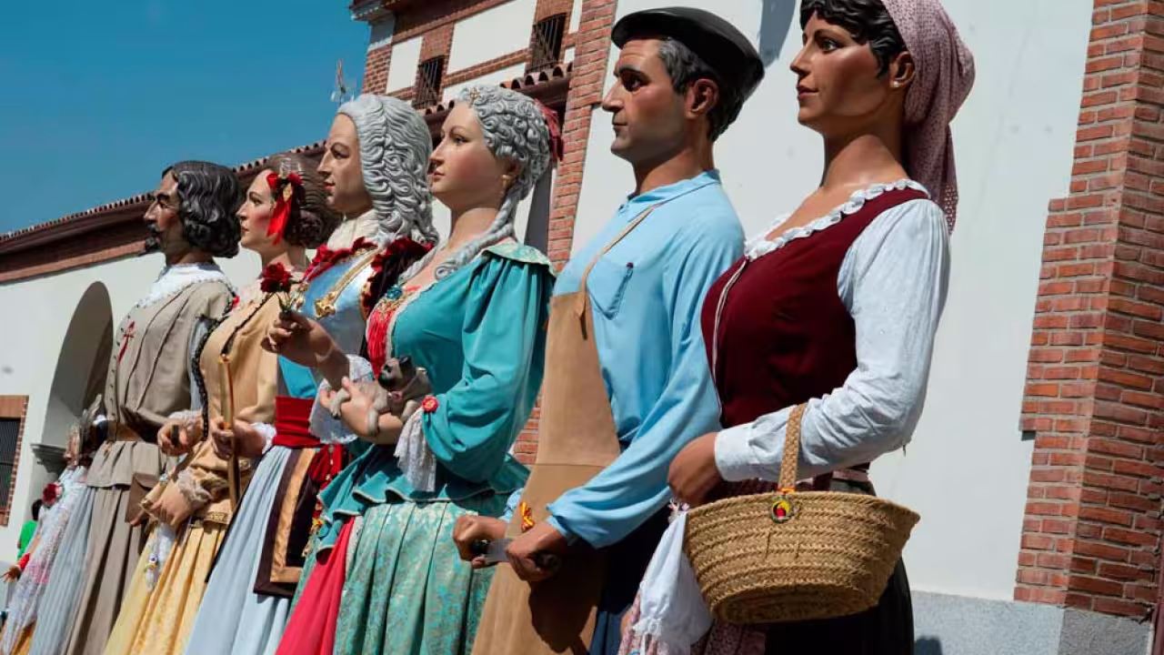 Comparsa Gigantes y Cabezudos