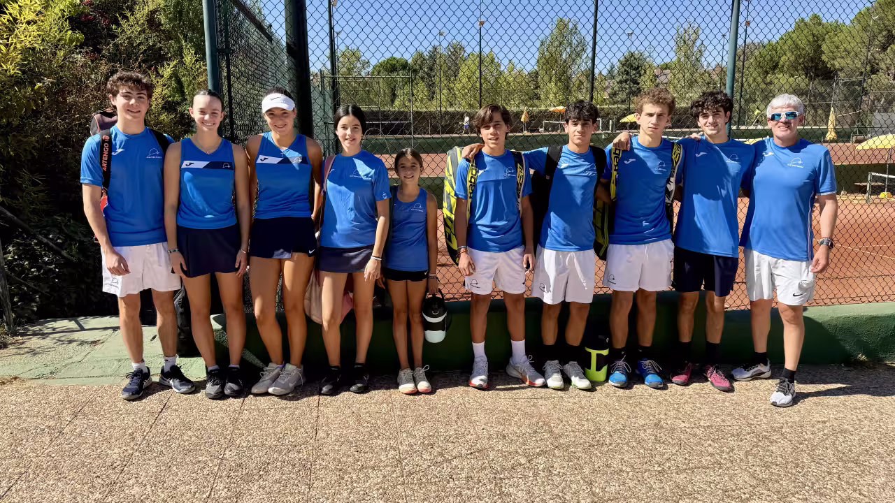 Inicio brillante del Club de Tenis Pozuelo en la Liga Juvenil 2025/2026 con tres victorias en la primera jornada
